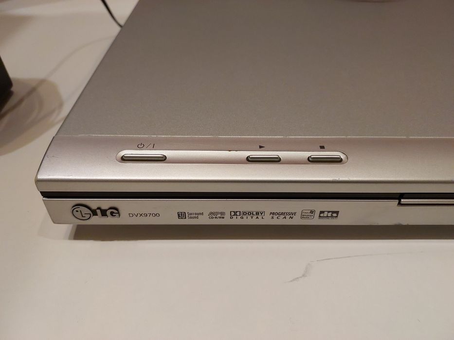 DVD/CD-player LG, MP3, Dolby, Divx, model DVX9700. Perfect funcțional