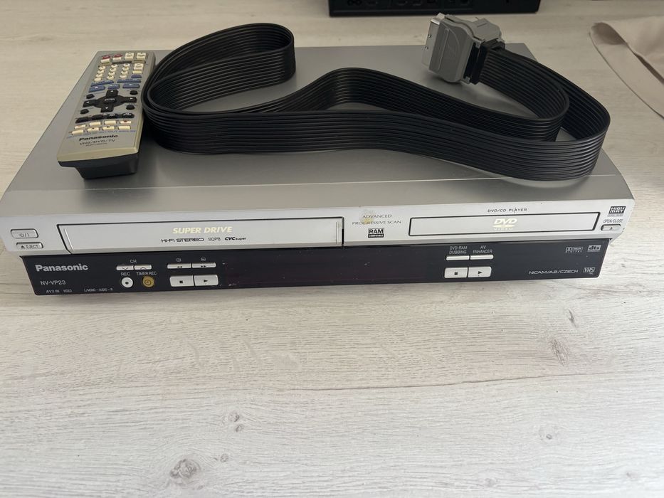 Panasonic NV-VP23 combo DVD + VHS