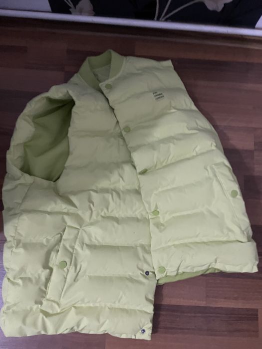 Vesta culoarea verde