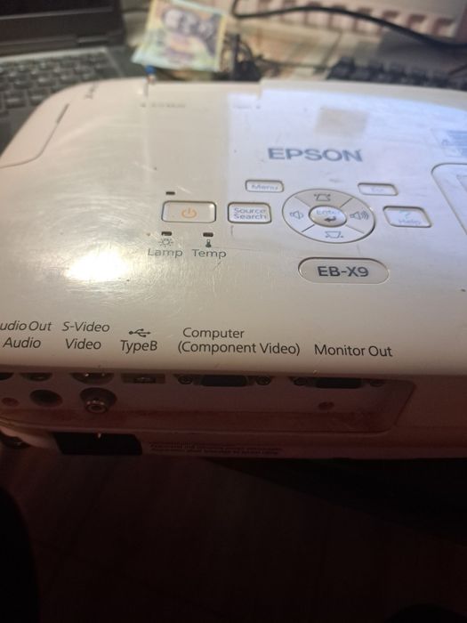 Videoproiector Epson EB X9