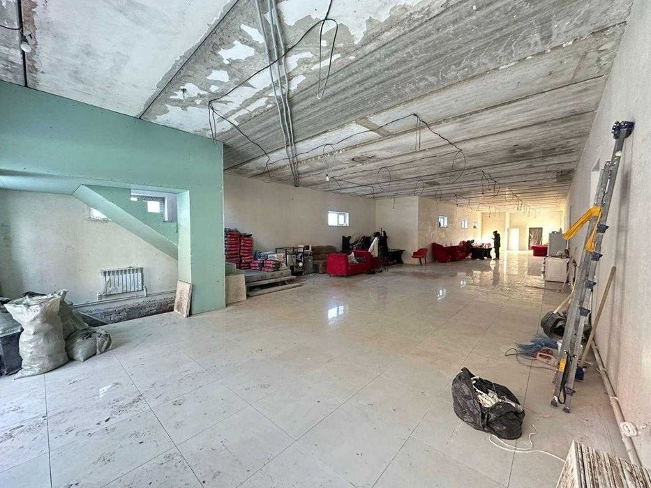 Коммерция в центре, первая линия