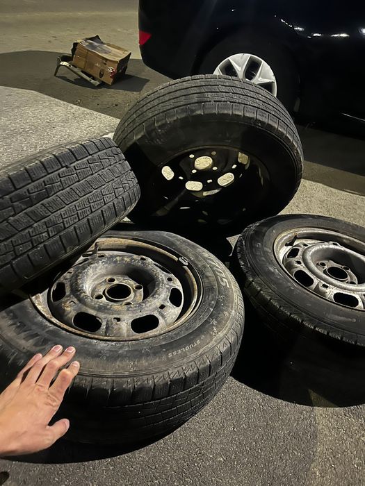 Продам диски с резиной на пассат, гольф, вента