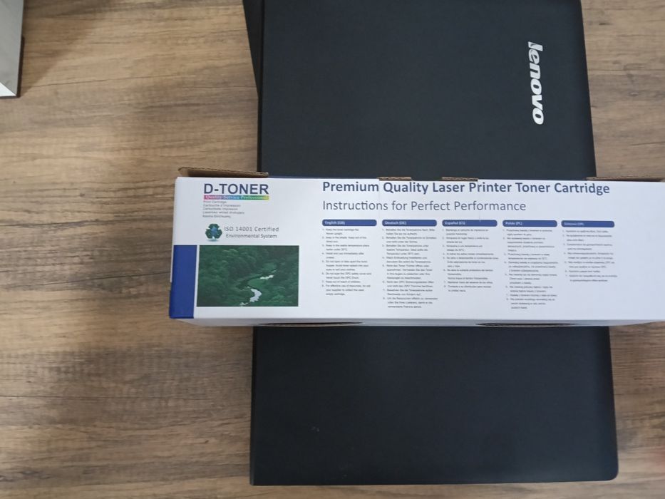 Vând doua tonere noi pt imprimanta HP LAser 10005