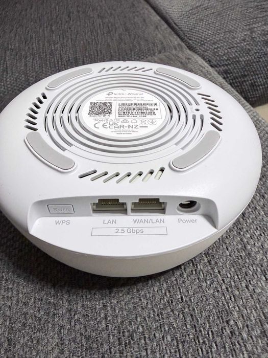 Router Tp-link BE25 si Tp-link  DECO AX20