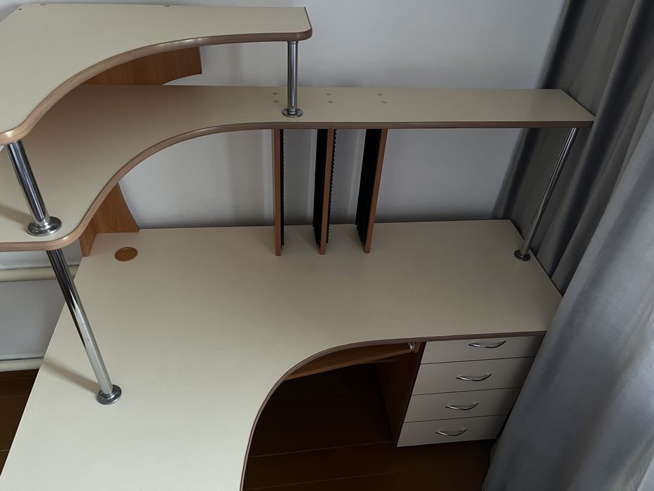 Компьютерный стол