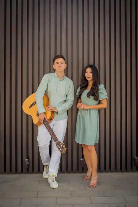 Музыканты/дуэт(гитарист и вокалистка)