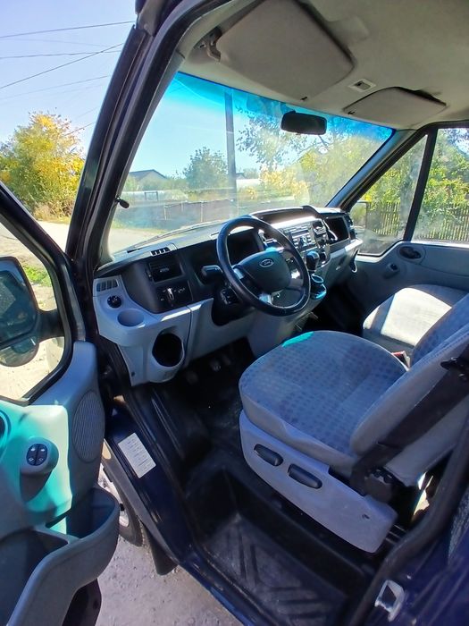 Vând Ford transit