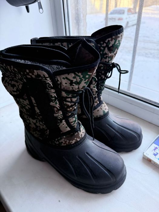 Продам ботинки мужские