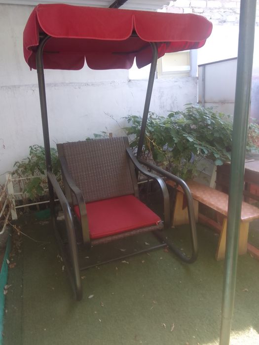 Продам качелю уличную