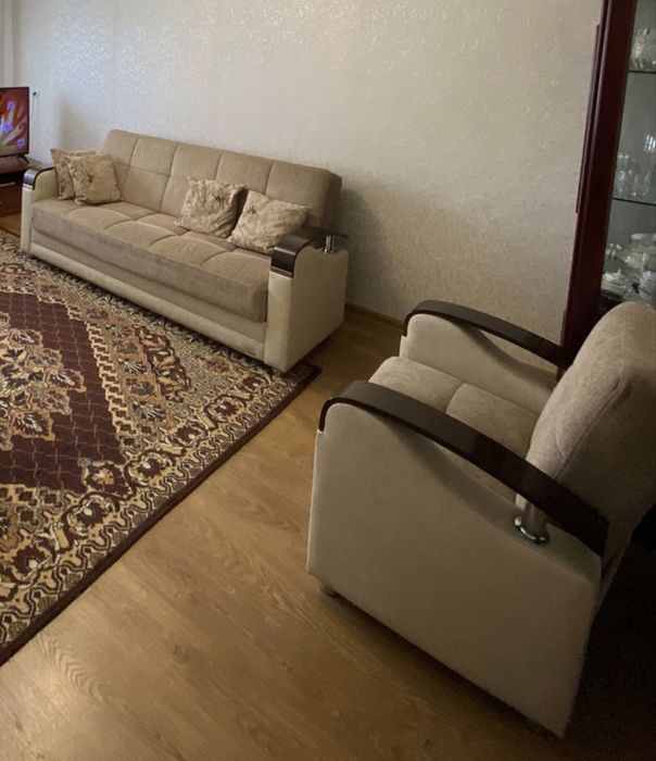 Диван и два кресла