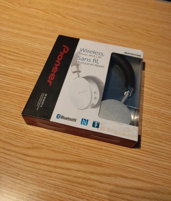 Căști Wireless Pioneer SE-MJ561BT-S – Bluetooth, NFC, Design Aluminiu.