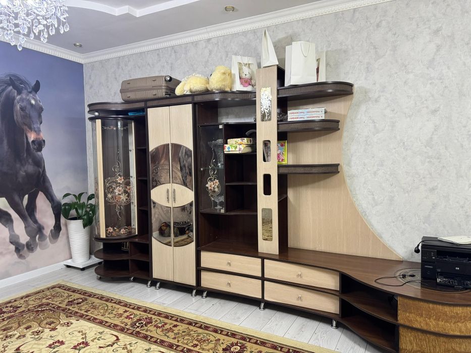 Красивая стенка для хол и зал