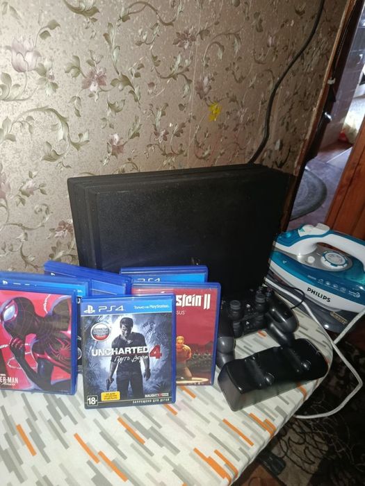 [Срочно] Продам PLAYSTATION 4 PRO CUH-7016B