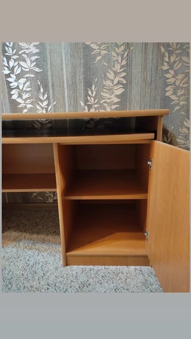 Прочный детский стол парта