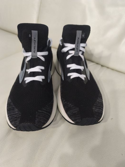 Adidas Nr 47 ½ Brooks Levitate 4 Asics Nike