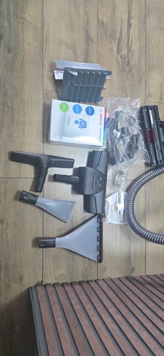 Прахосмукачка ( перачка) за мокро и сухо почистване BWD421PET Серия 4 2100 W