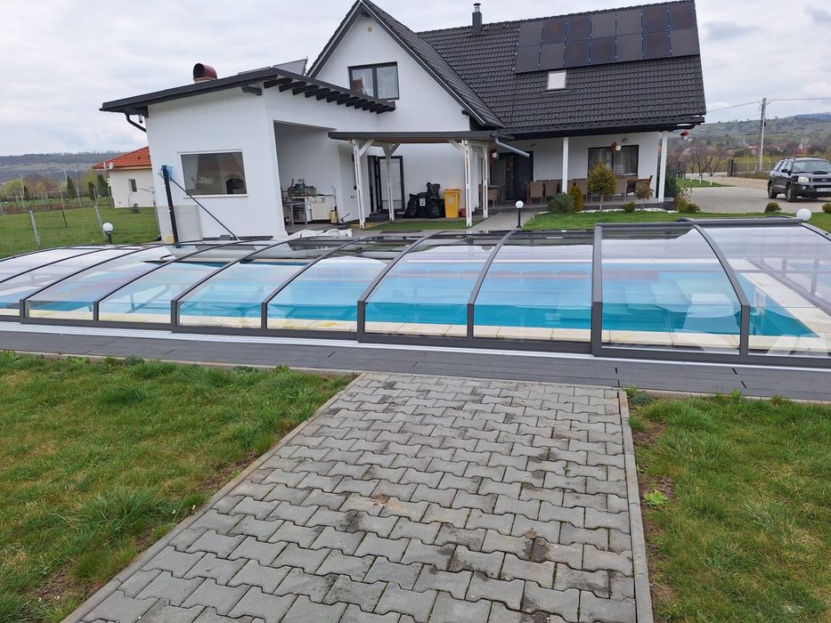 Vând 2 Case + Piscina + 1 Hectar Teren Intravilan cu utilitați