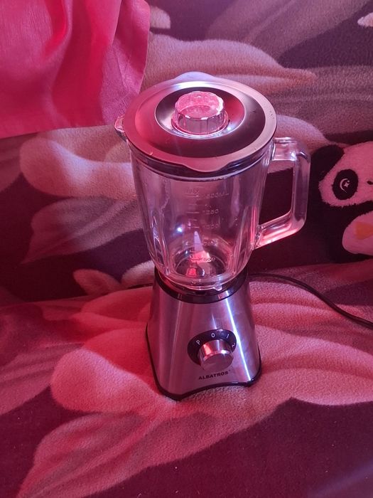 Vând blender !! !