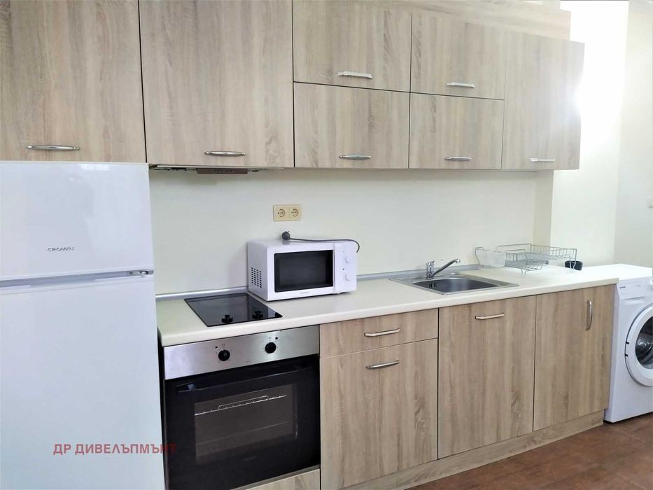 ТОП ЛОКАЦИЯ / Първа линия!Голям двустаен с възможност до 6 човека,А04