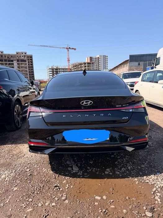 Hyundai Elantra 2022 — 2
