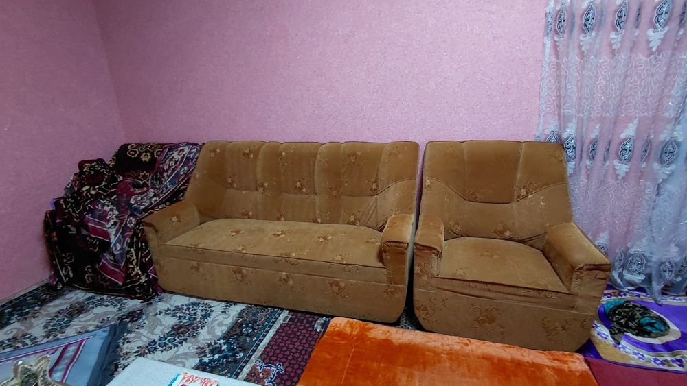 Divan lar sotiladi srochno