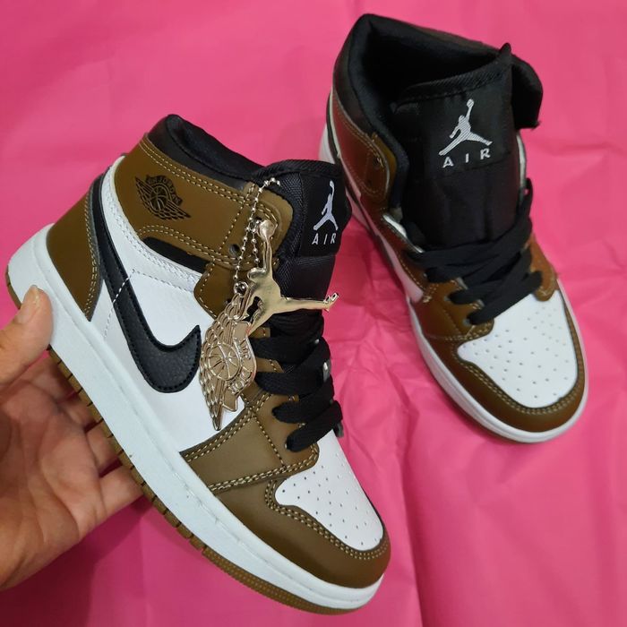 Детская обувь. Новая