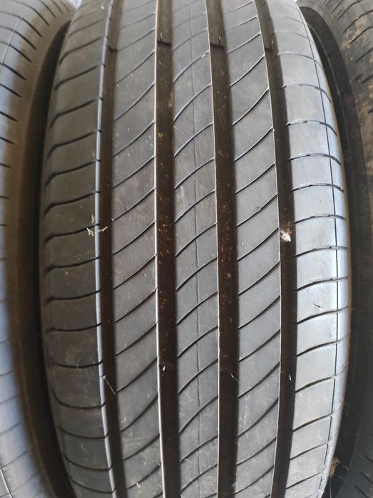 205/60/16 Michelin