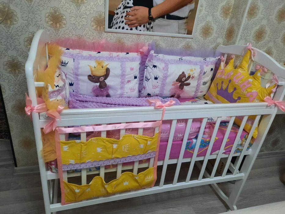 Бортики в манеж для девочки