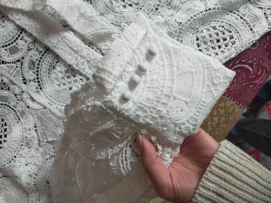 Белое платье из кружева