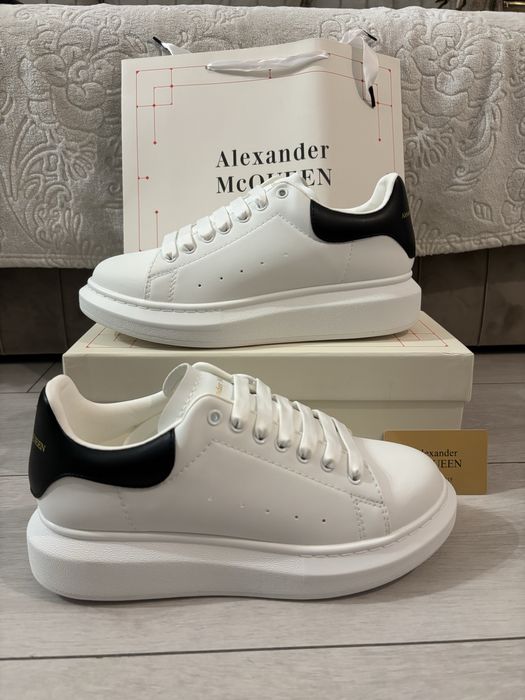 Ghete Alexander McQueen, marime 41, 42,43.