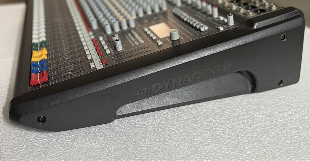 Vand mixer dynacord Powermate PM1600.3 ( CA NOU )