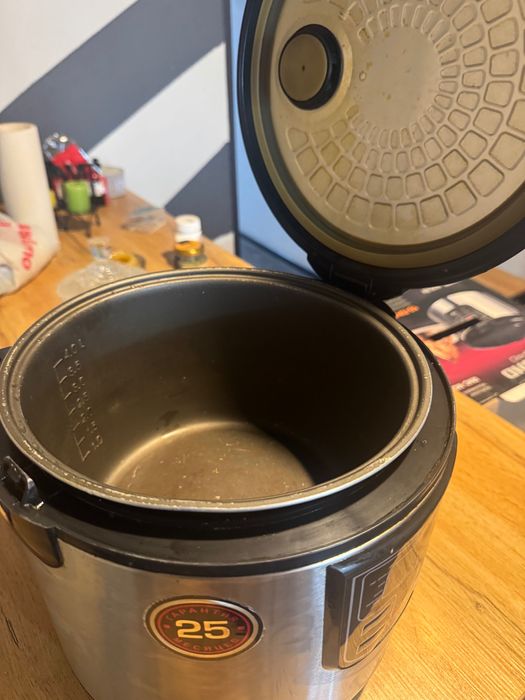 Продается Мультиварка в хорошем состоянии