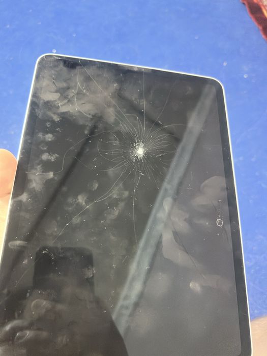 ipad 11pro m1  holari yaxshi