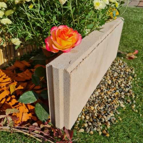 Borduri colorate pe stoc