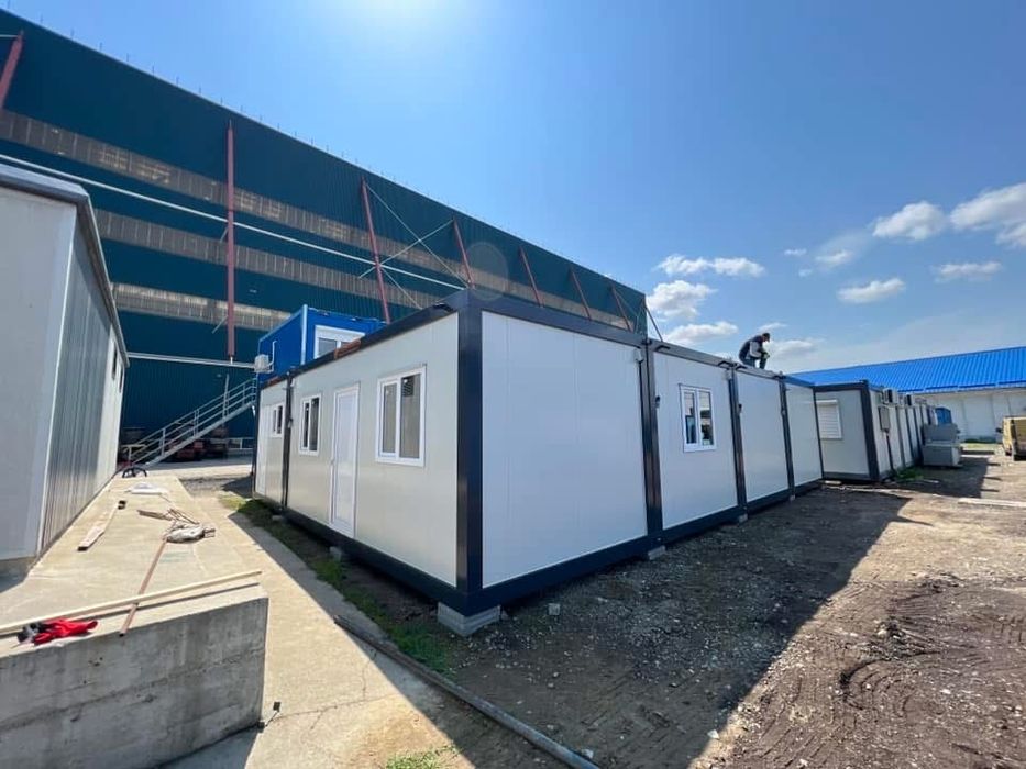 Containere modulare pentru santier cu baie grup sanitar