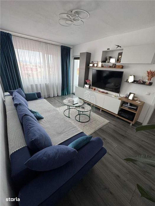 Apartament modern 3 camere balcon pivnita zona Semaforului — fotografia 1