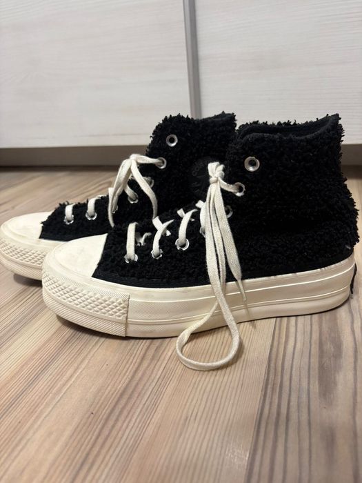 Оригинални зимни пухкави детски кецове Conversse