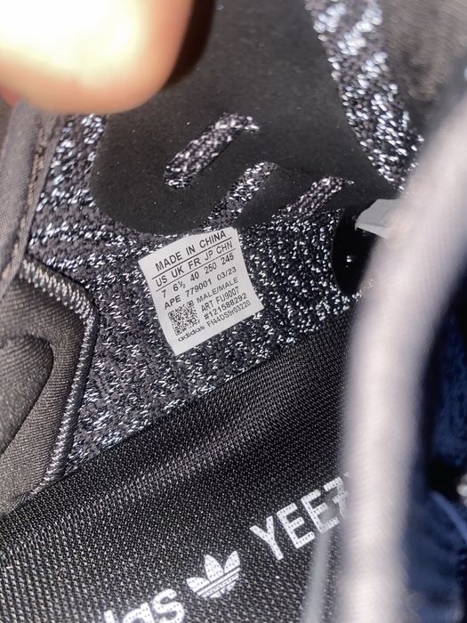 Yezzy black reflective
