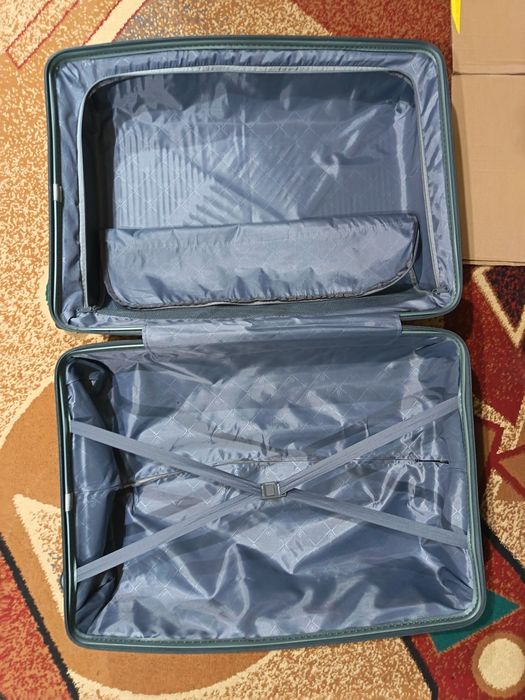 Чемодан, обьем 100 л