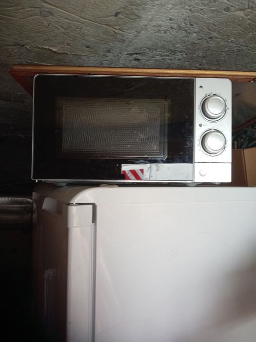 Cuptor cu microunde microunde