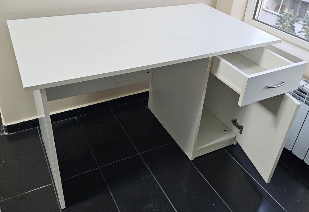 Функционално Бяло Офис/Ученическо Бюро