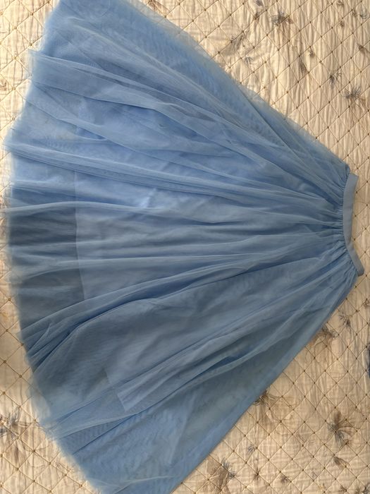 Продается двойка с пышной юбкой