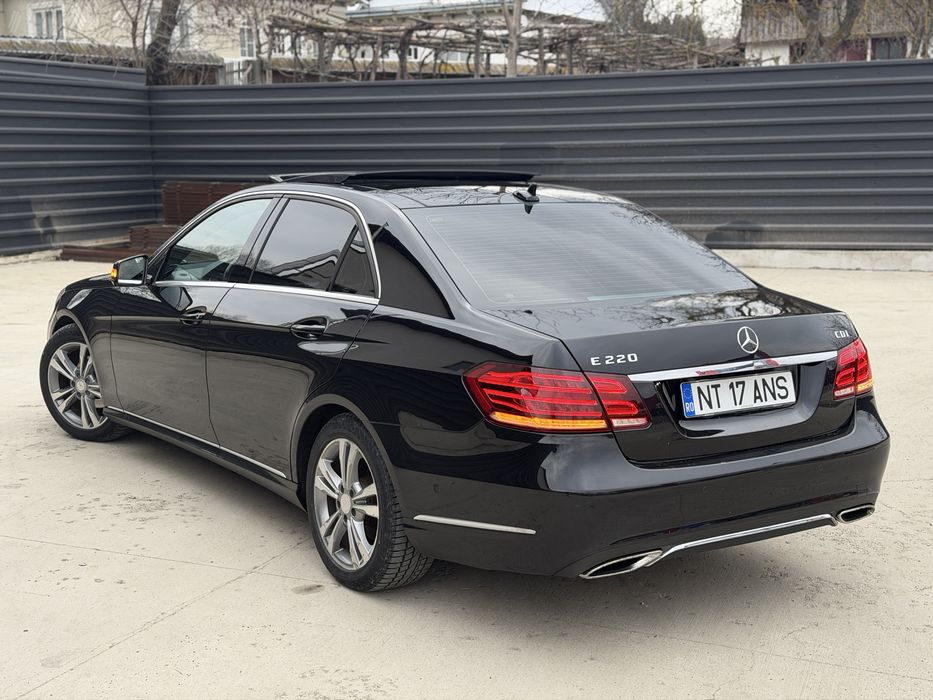 Mercedes E220d-170cp-2014-Pak Sport/Full led/Panoramic-Variante auto!