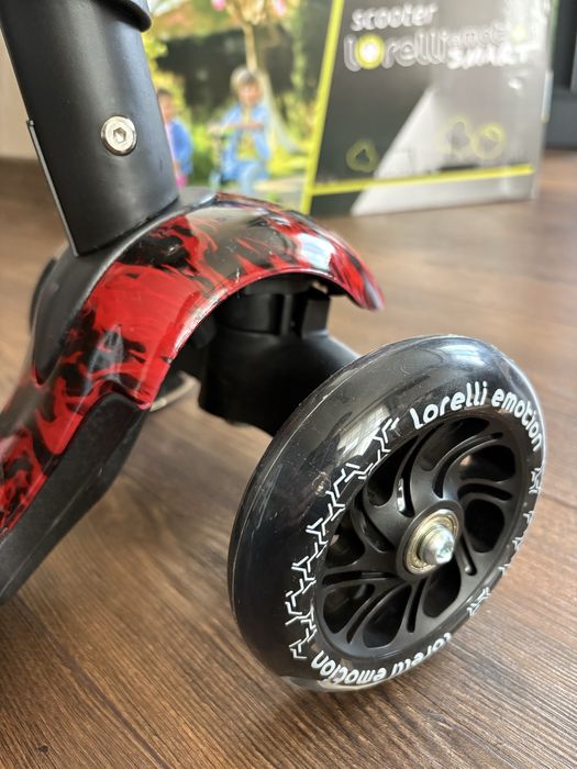 Нова Тротинетка със седалка lorelli smart plus