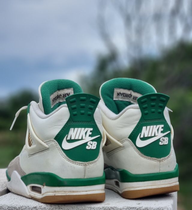 Vând Jordan 4 Retro Pine Green