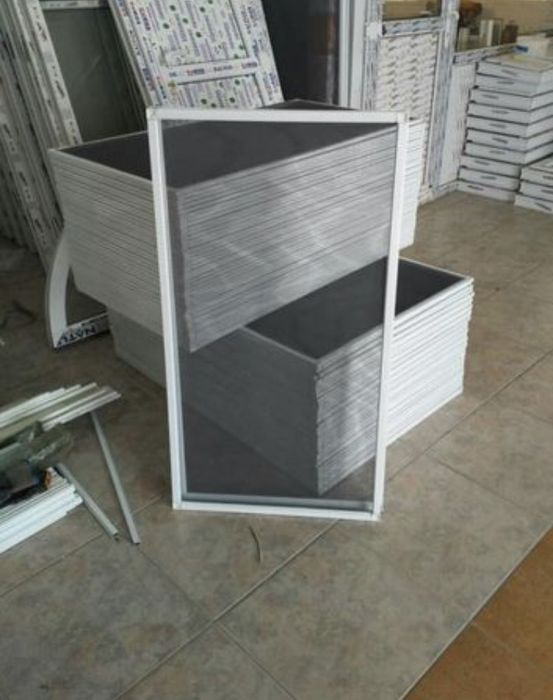 москитные сетки на окна