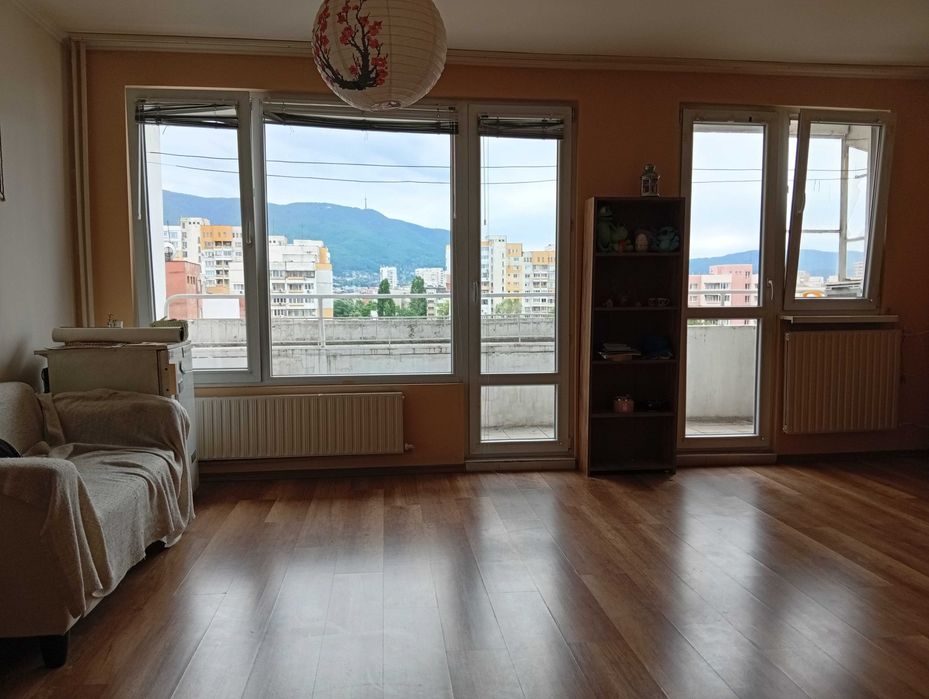 Южен двустаен  в Бели брези  - метростанция България. 229900 e.
