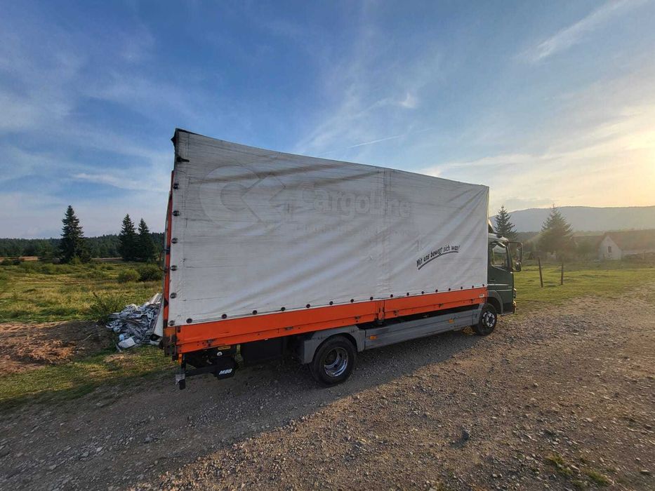 Vând lift hidraulic pentru csmion 7,5t și caroserie cu relată.