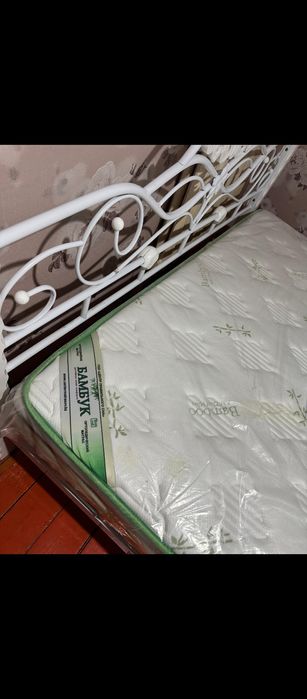 Железная кровать