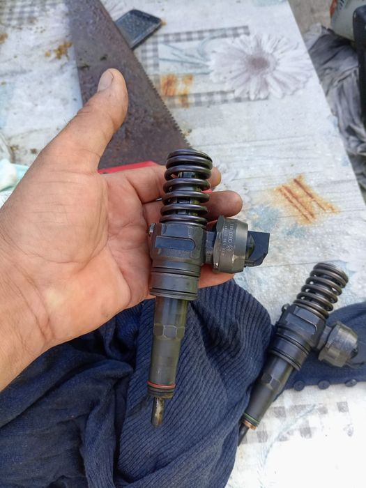 VAND 4 injectoare noi vw audi